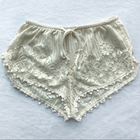 Band of Gypsies Off White Crochet Dolphin Ivory Lace Up Cover Up Swim Shorts XS - Picture 8 of 9